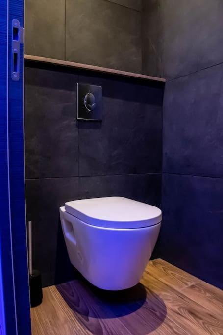 Blue Night - Jacuzzi - Bord De Seine Apartment Corbeil-Essonnes Exterior photo